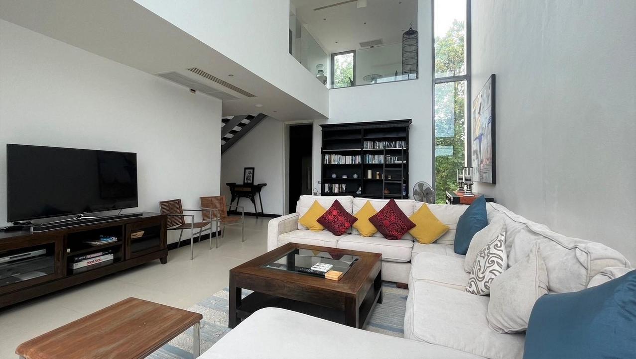 3-Bedroom Garden Penthouse Near Layan Beach
