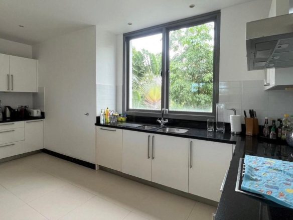 3-Bedroom Garden Penthouse Near Layan Beach