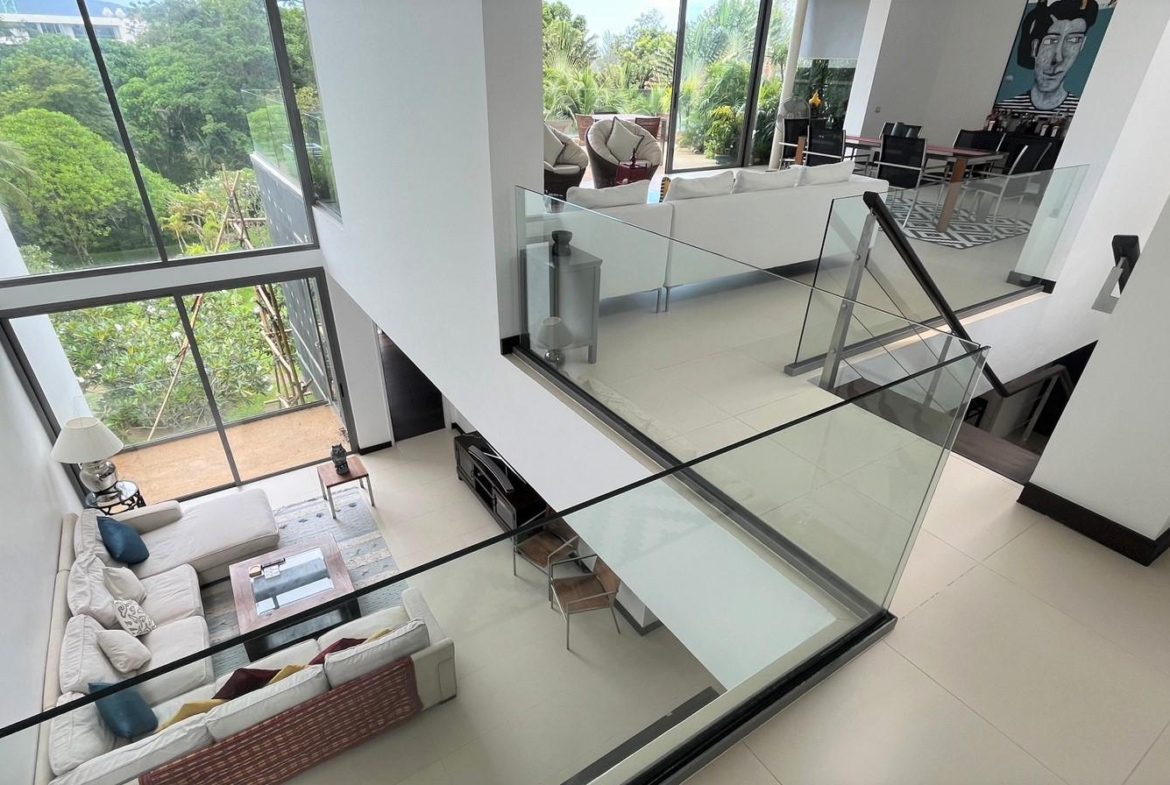 3-Bedroom Garden Penthouse Near Layan Beach